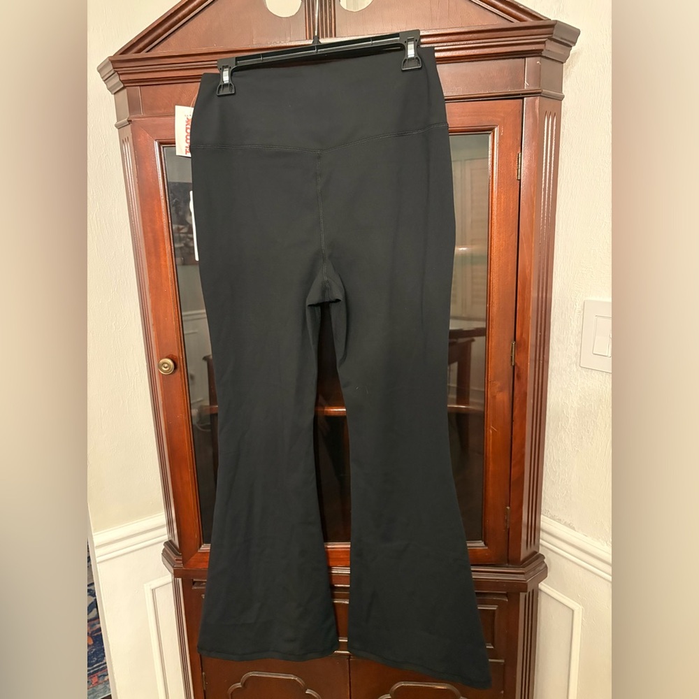 Yogalicious Madison crossover flare yoga pants black XL
